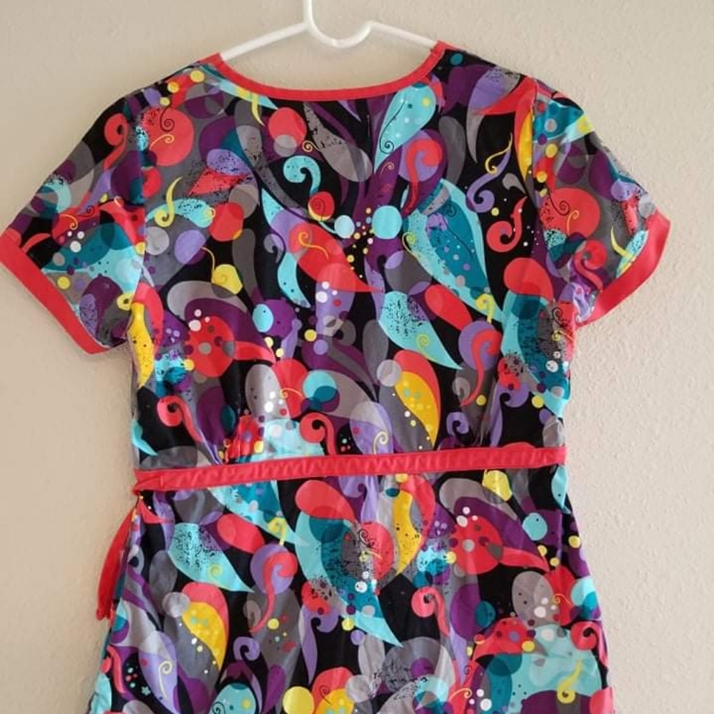 Scrub Top - Picture 2 of 6